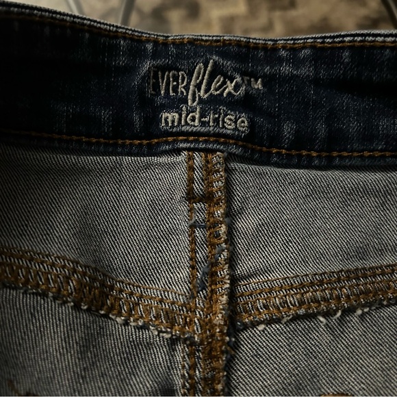 Everflex Mid-Rise Blue Denim Jeans - Picture 5 of 6